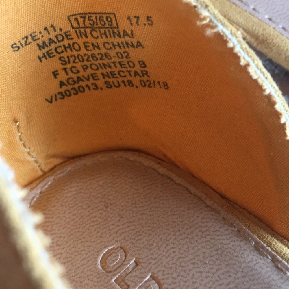 *SOLD* Old Navy d’Orsay pointed toe ballet flats - Picture 5 of 10